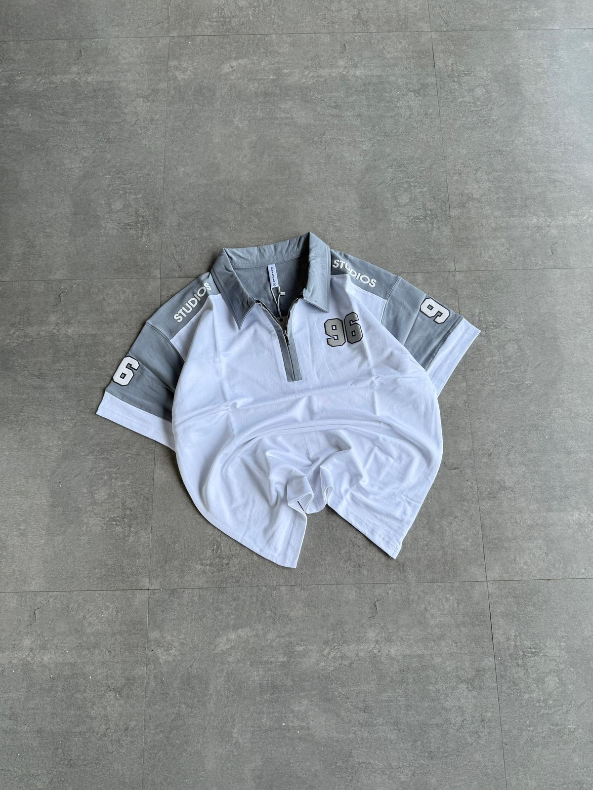 Oversized Fivesleeve Collar T-Shirt