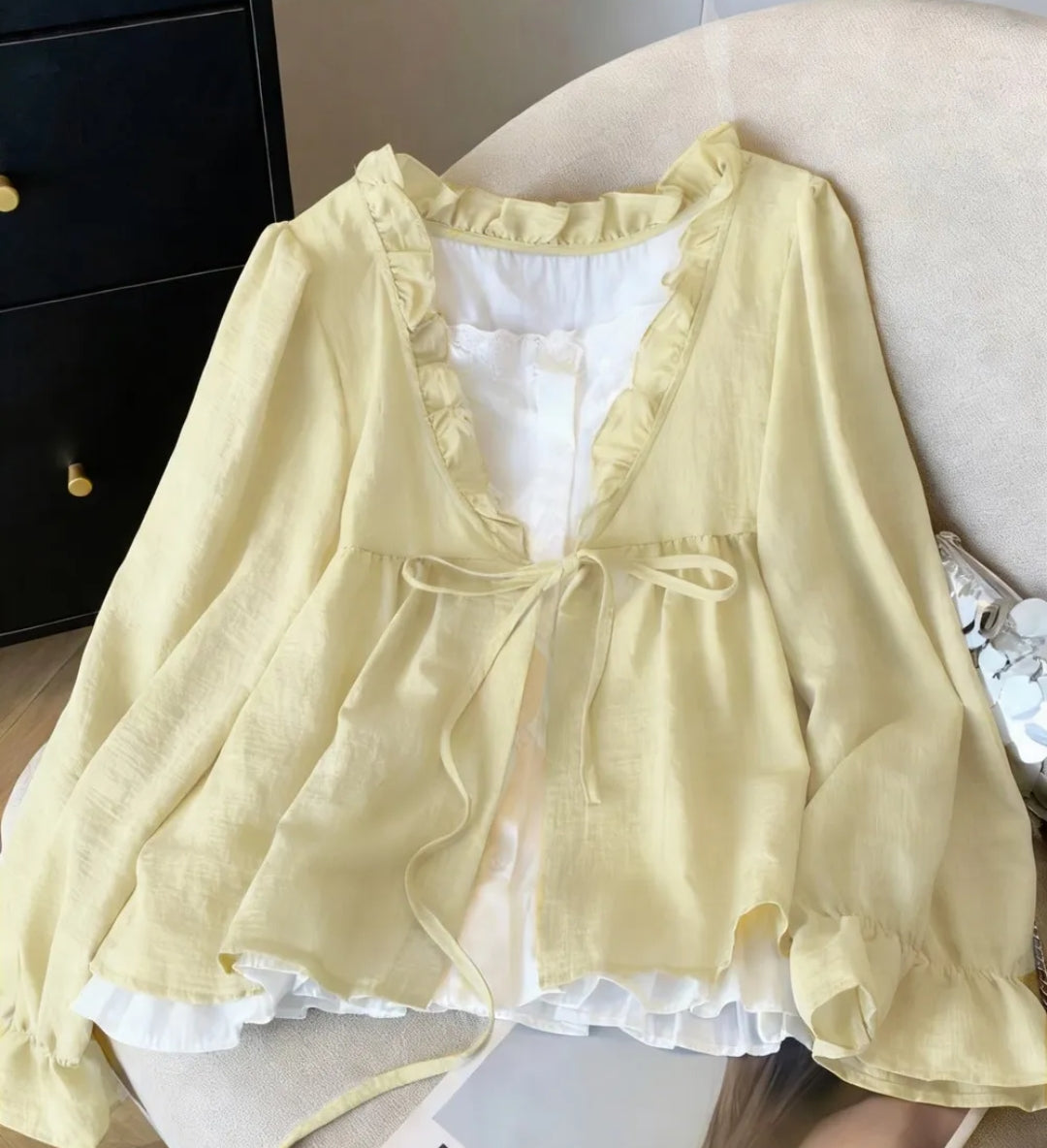 Contrast Puff Sleeve Top With Ruffle