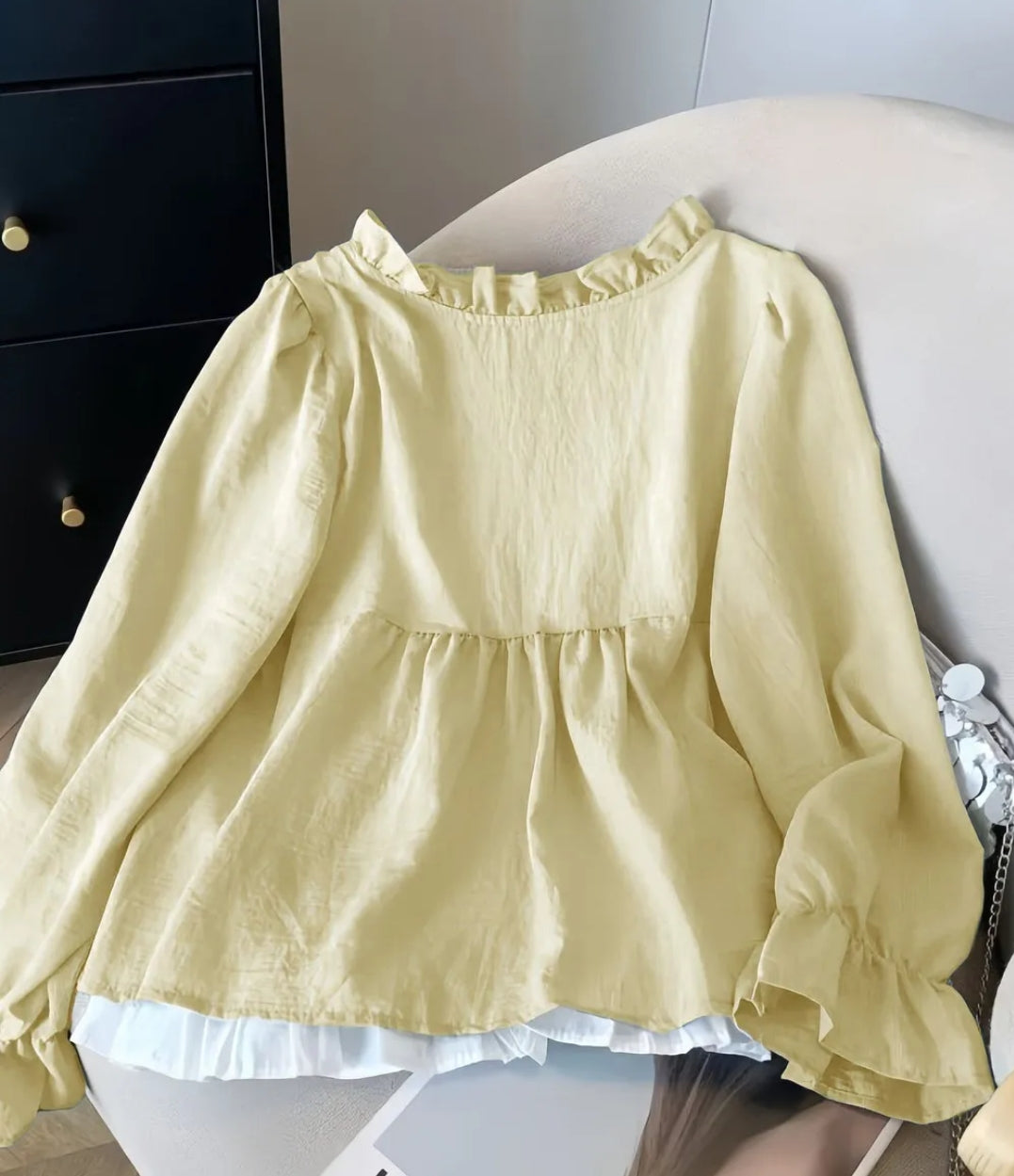 Contrast Puff Sleeve Top With Ruffle
