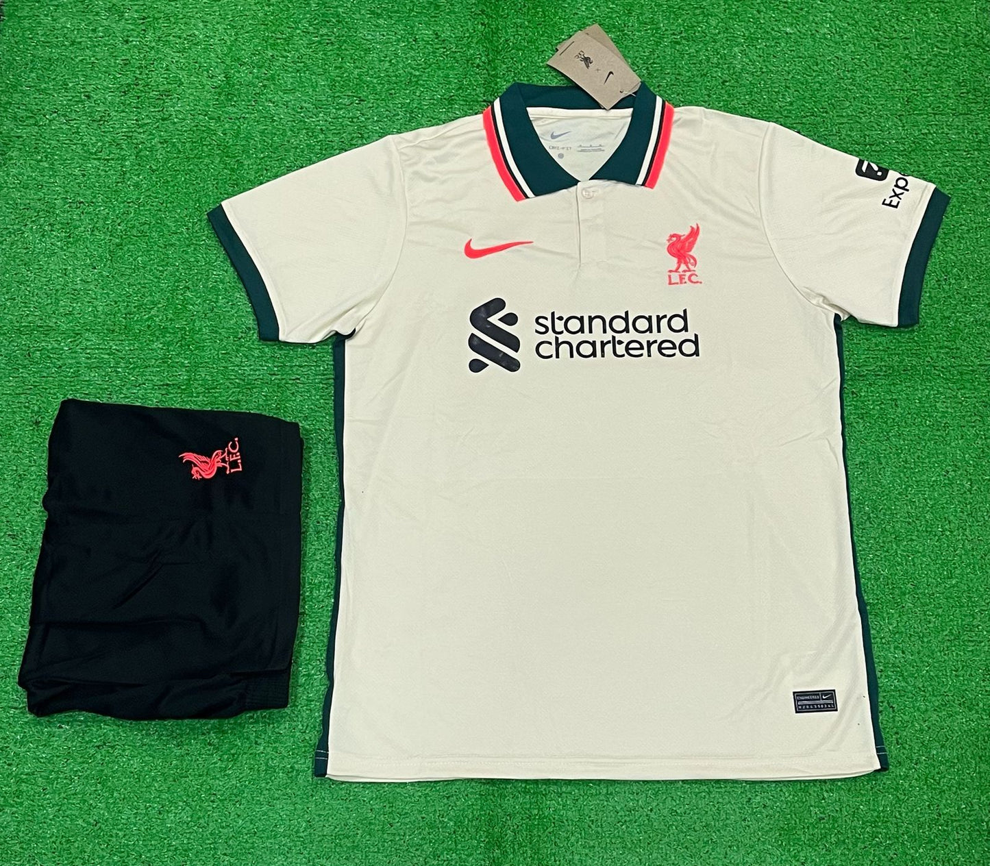 Liverpool Away 21/22 Jersey With Shorts